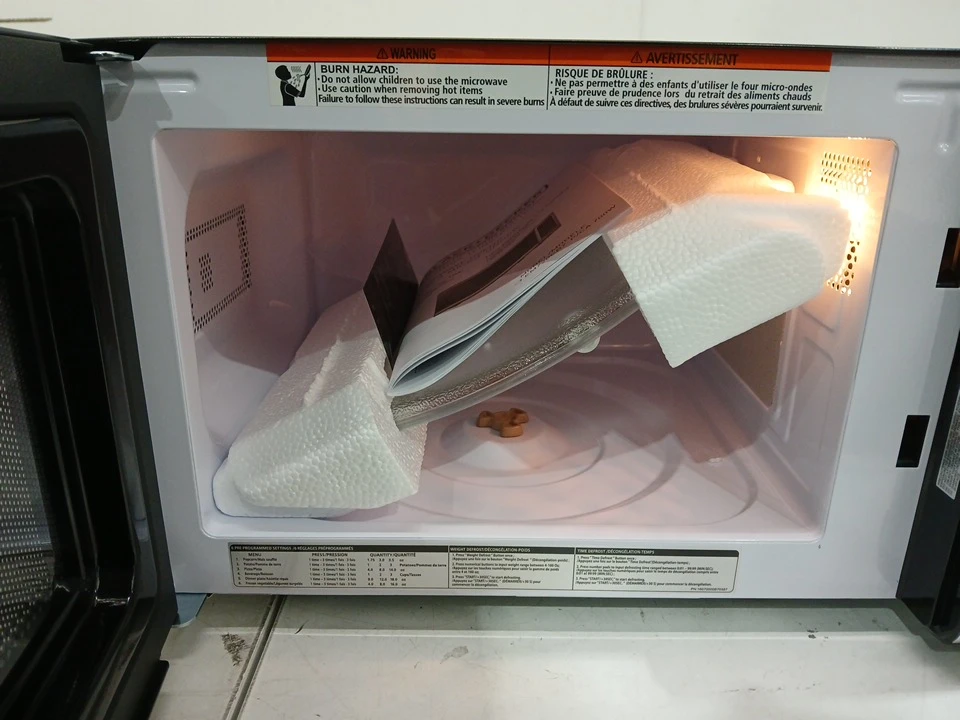 BLACK+DECKER 0.7 Cu. Ft. Digital Microwave - New in Box - photo 3