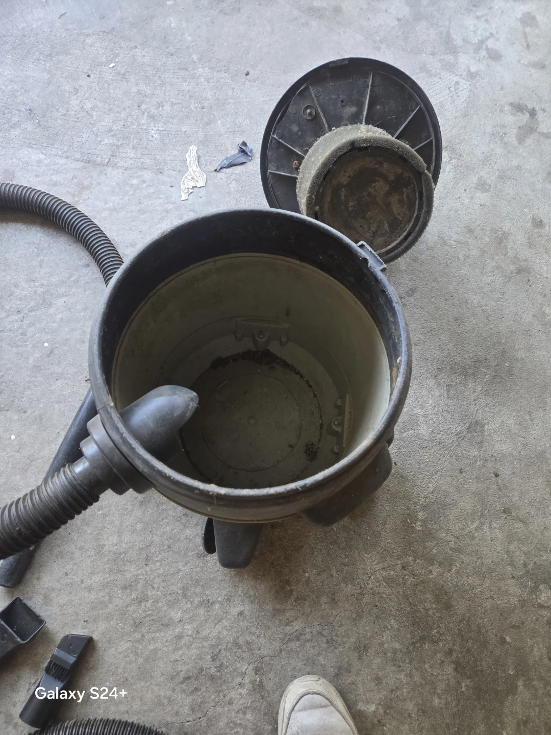 Shop-Vac 4 Gallon Wet/Dry Vacuum - photo 2