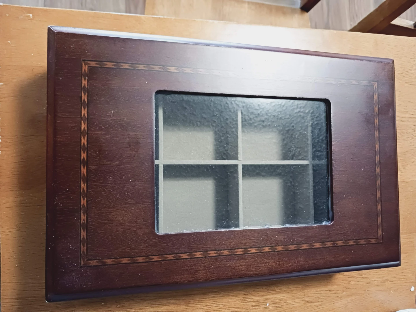 ⚽  Wooden Jewellery/tea Box with Glass Lid