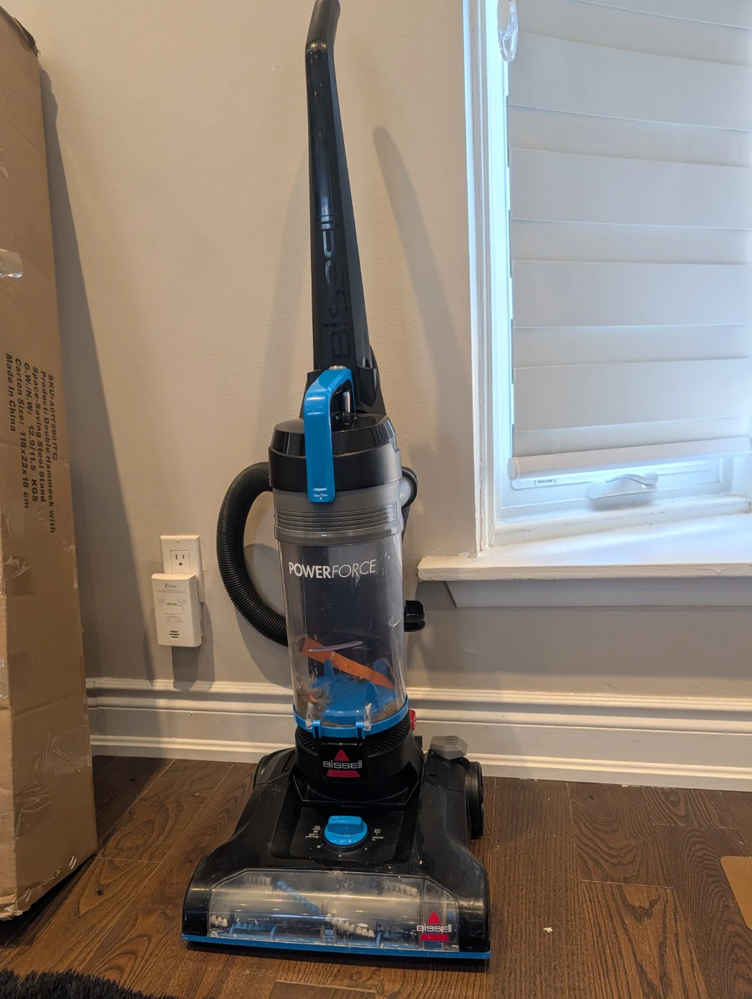 Bissell PowerForce Vacuum Cleaner - photo 3
