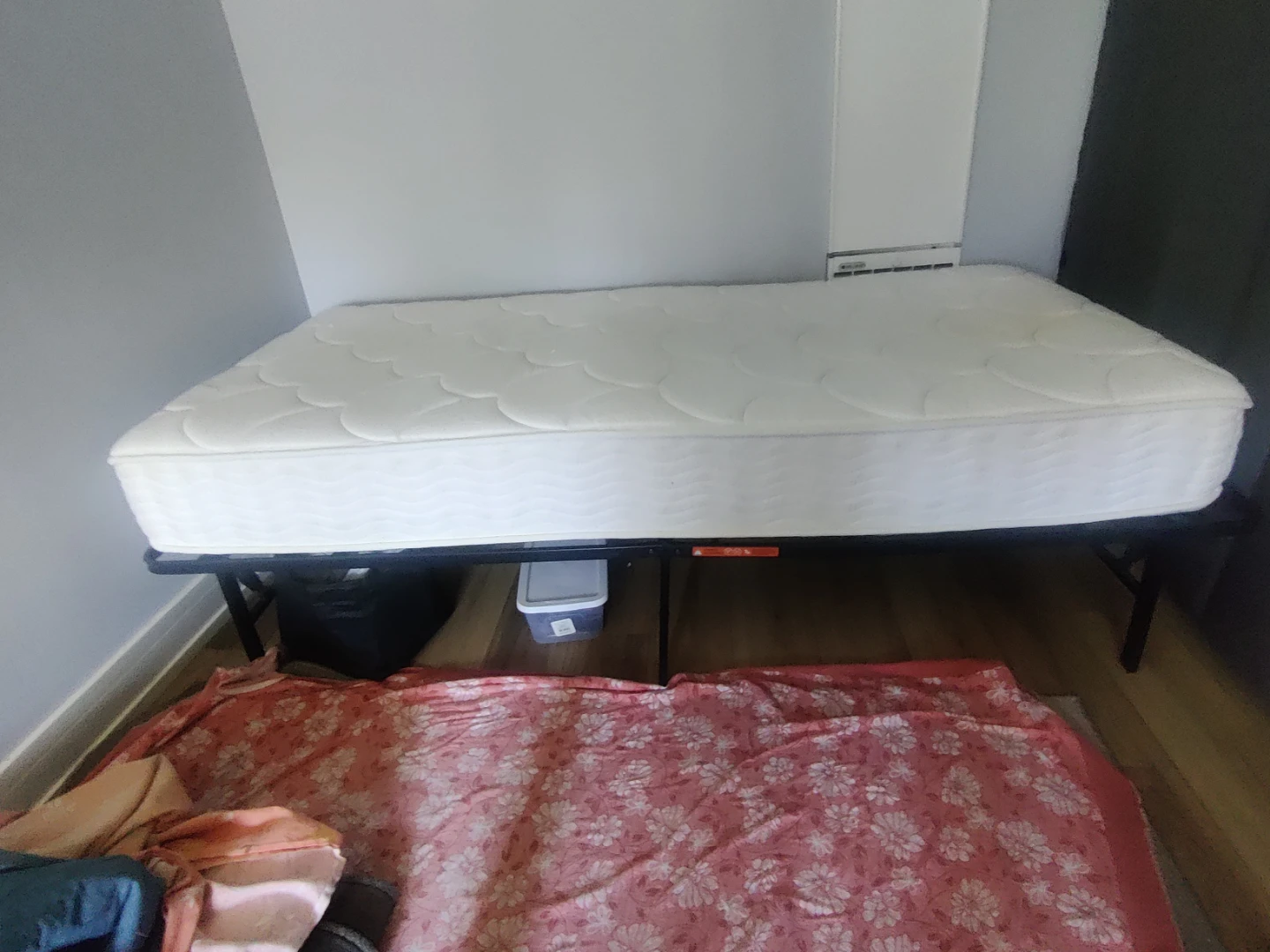 Twin XL 8" Mattress (Single) and foldable Bed Frame