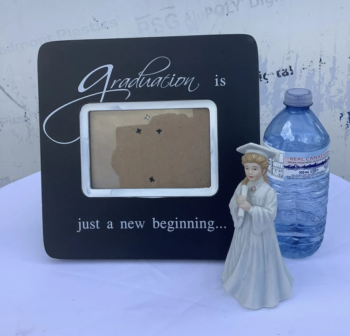 ⚽Graduation Figurine and Photo Frame - photo 2