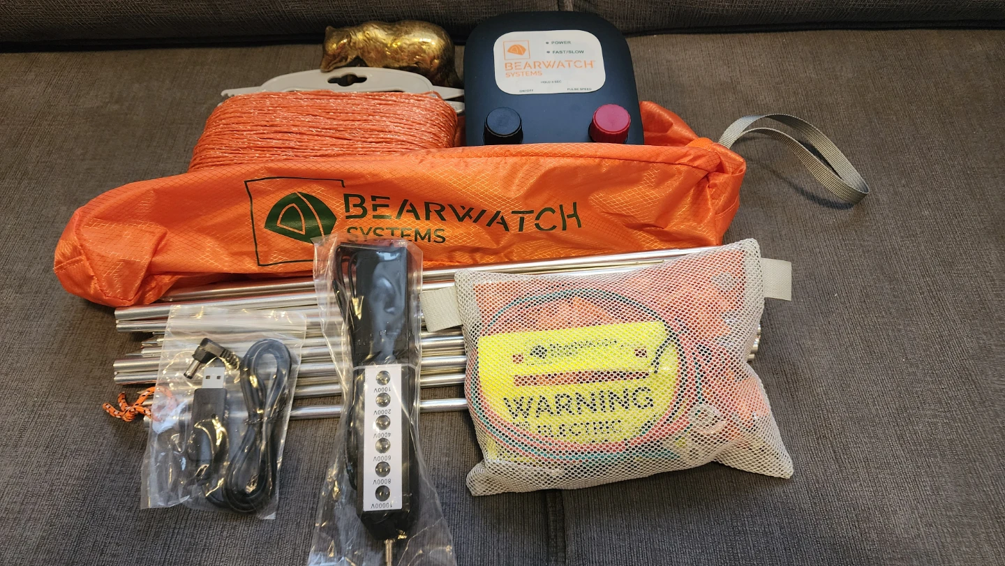 BEARWATCH portable electric bear fence. - photo 2