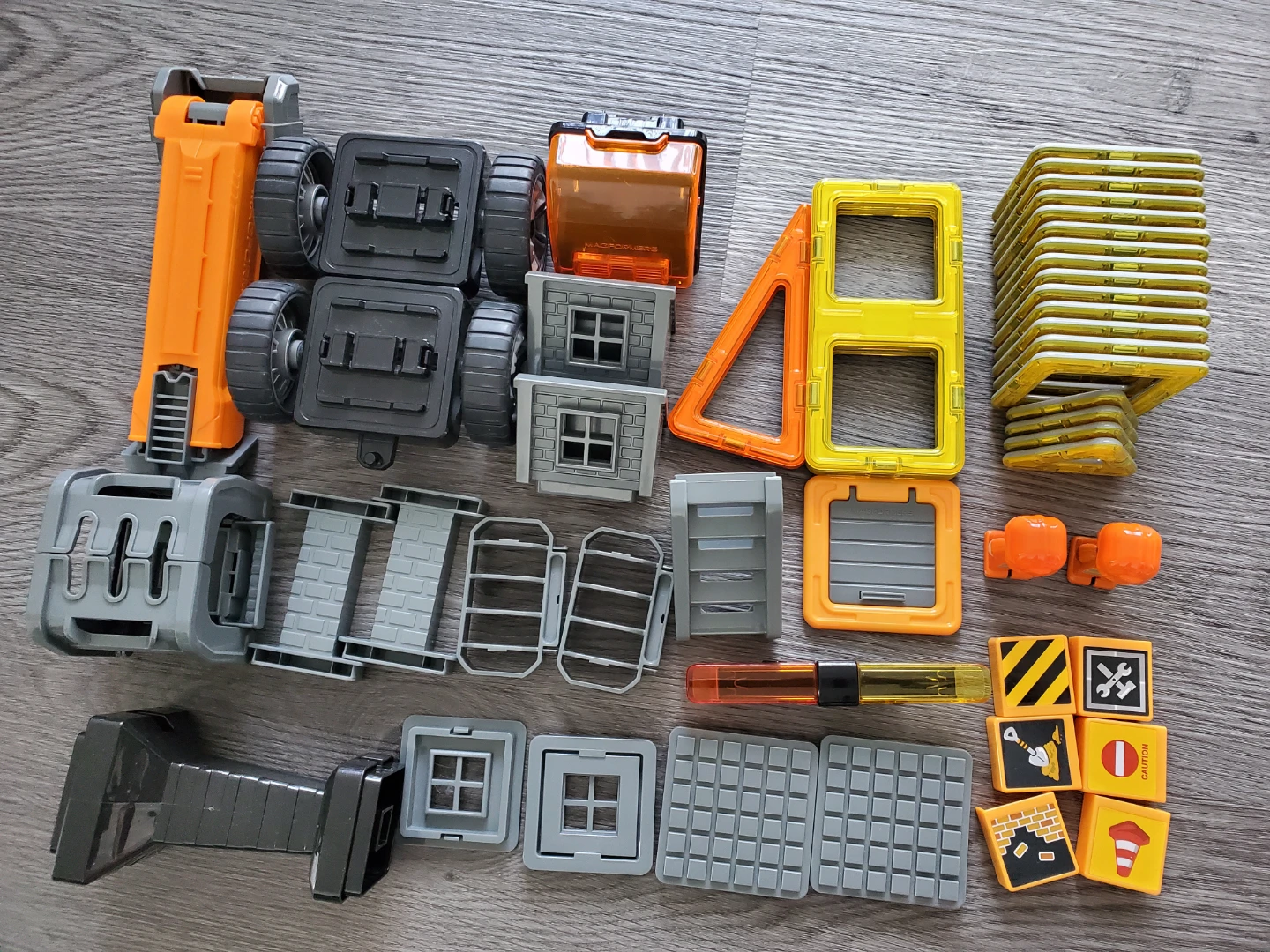MAGFORMERS Amazing Construction Set