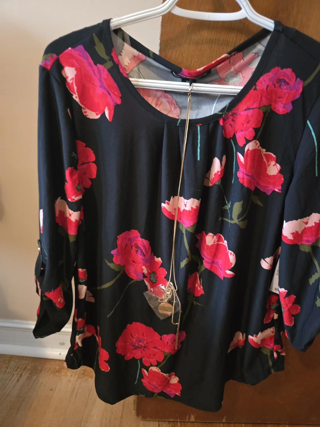 Women Shirt Medium Red and Black - photo 3