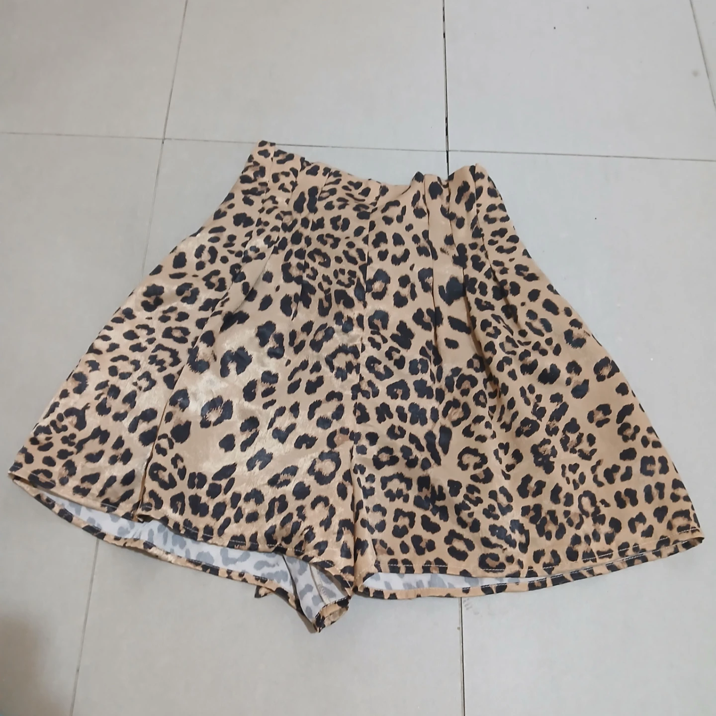 ⚽ House of Harlow 1960 x REVOLVE Leopard Print Mini Shorts - photo 2