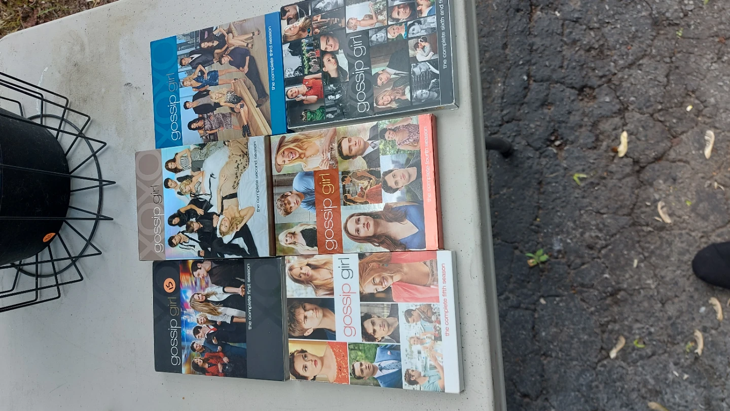 Gossip Girl The Complete Series DVD Set - photo 2
