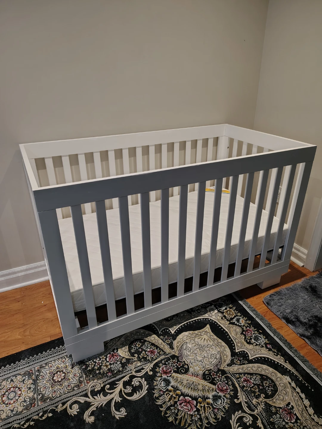 White Baby Crib with Mattress - photo 4