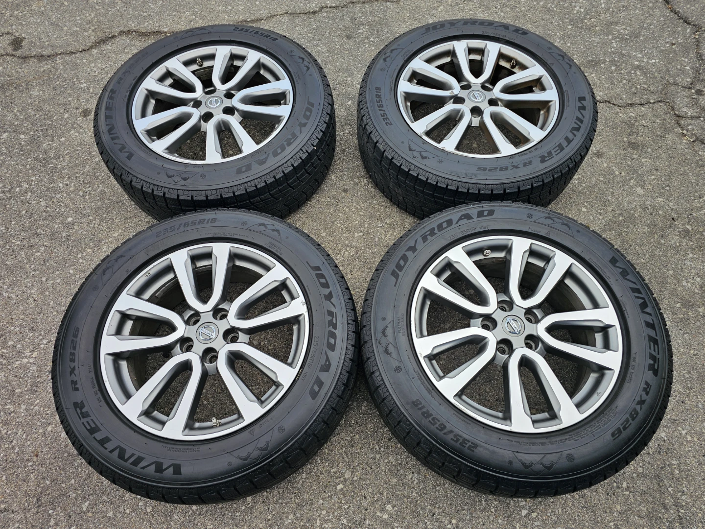 NISSAN PATHFINDER O.E.M RIMS AND WINTER TIRES 235/65 R18