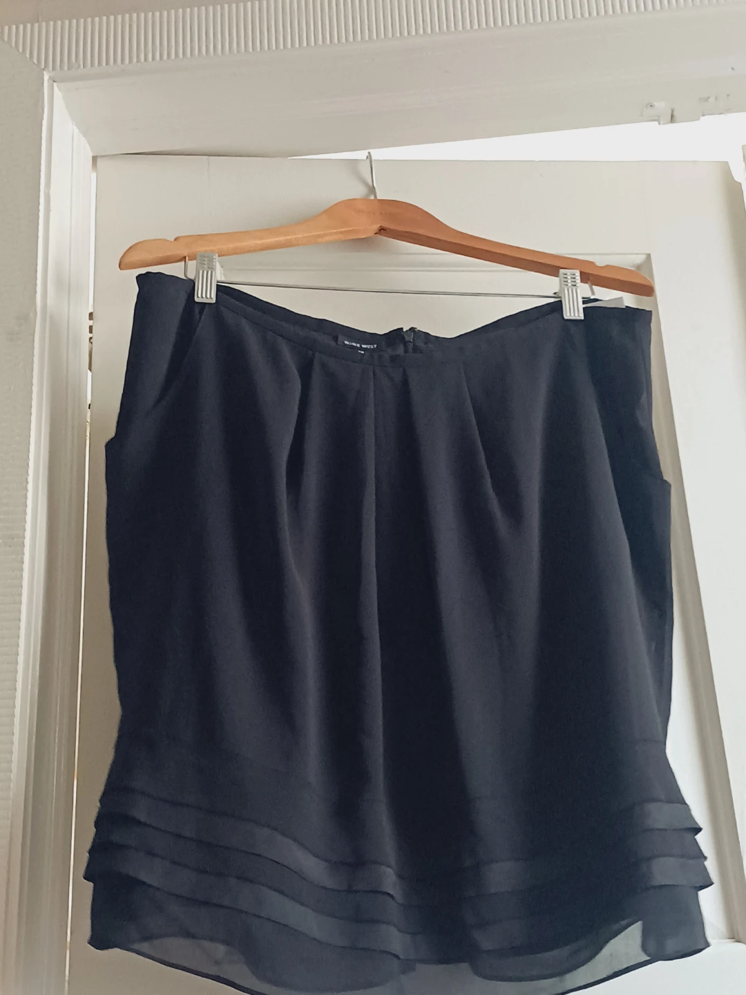 New !!! Nine West Elegant  Black Skirt. Size 14.