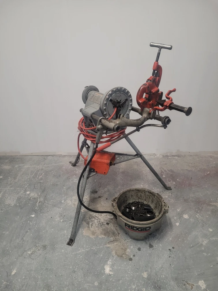 RIDGID Pipe Threading Machine with Cutter
