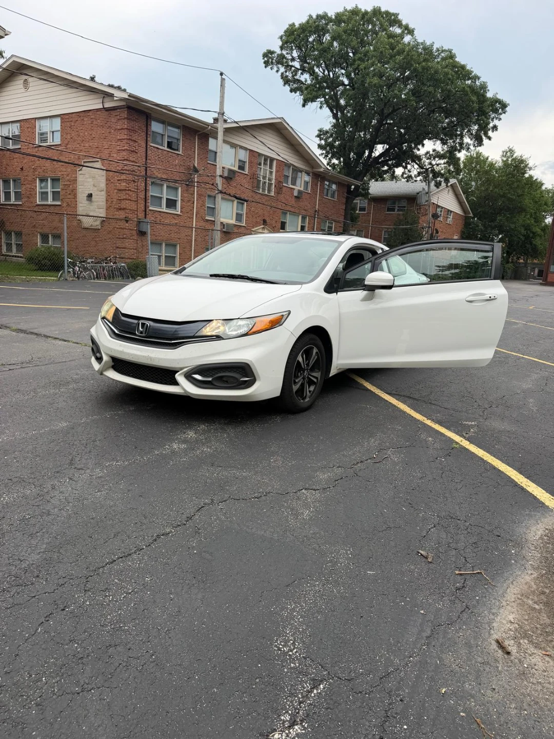 White Honda Civic Coupe 2015