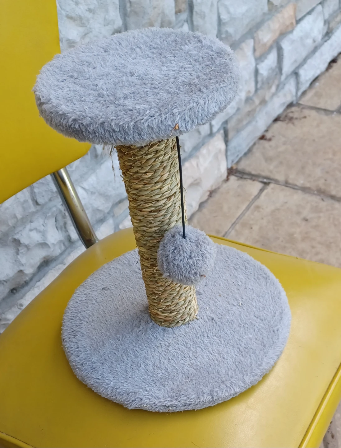 Small Cat Scratching Post with Toy - photo 2