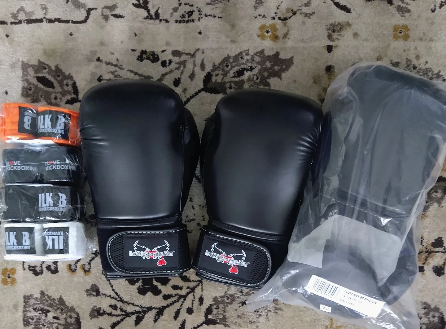 BRAND NEW ILKB 12oz,14oz,16oz Black Gloves FREE Hand Wraps - photo 3