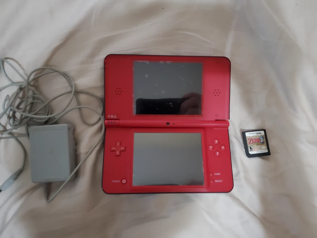 Red Nintendo DSi XL Mario 25th Anniversary Edition - photo 2