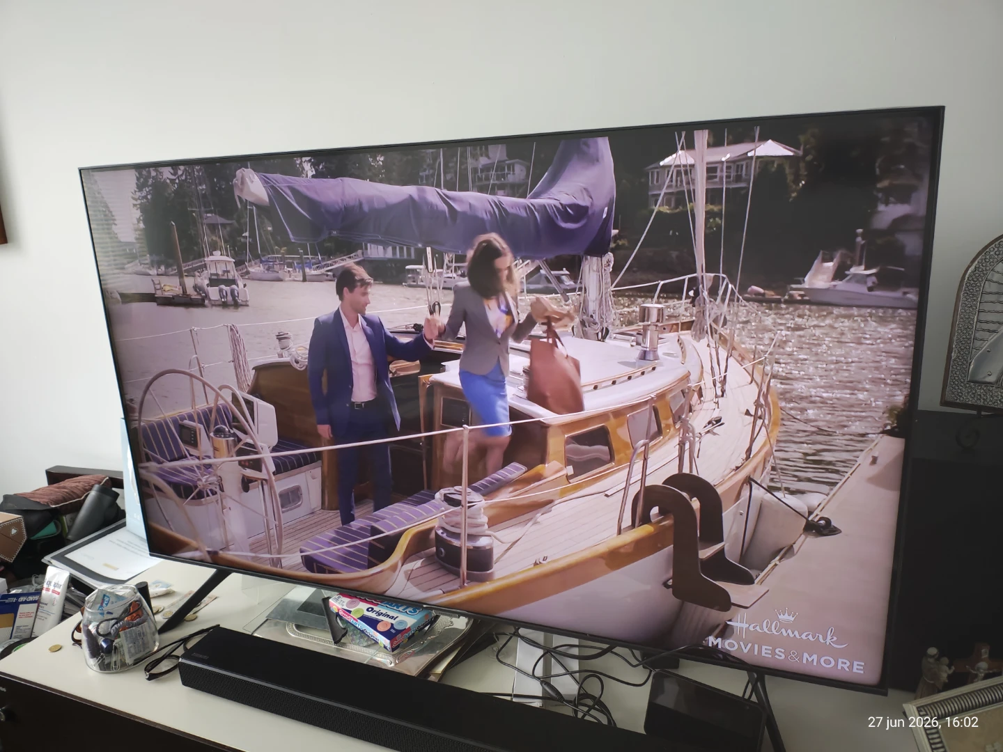 Samsung 60" QLED 4K Smart TV + soundbar - photo 2