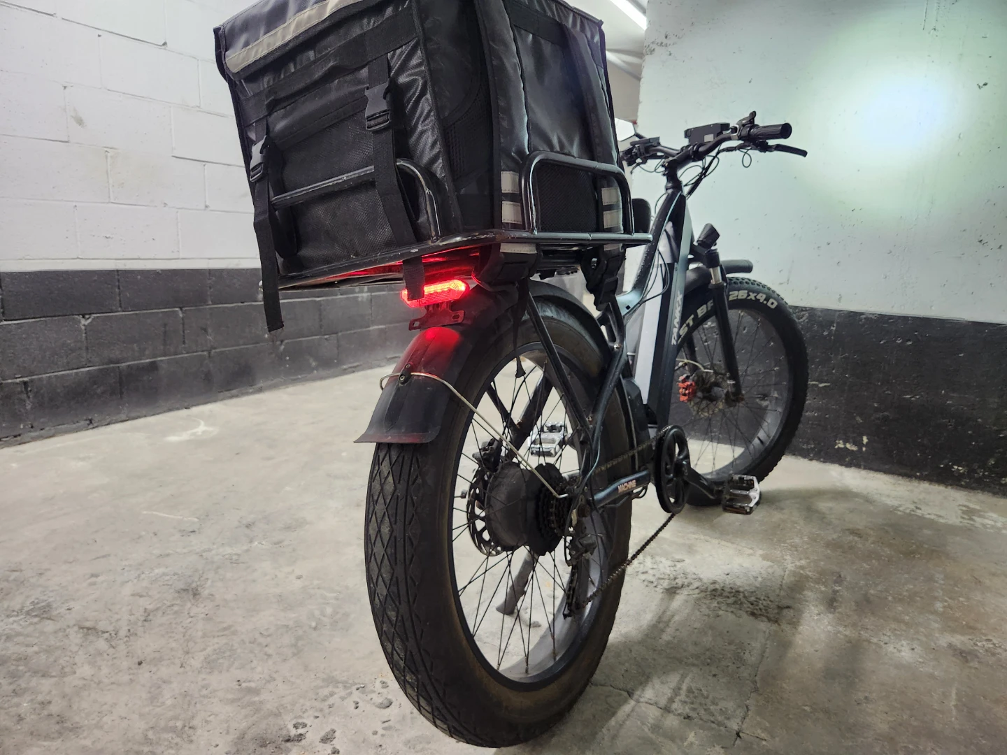 Tankx Cargo Electric Fat Bike x 2 batteries - photo 4