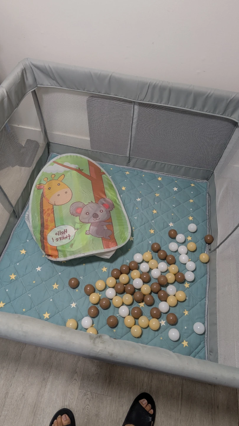 Baby Playpen with Basketball hoop and Balls - photo 3
