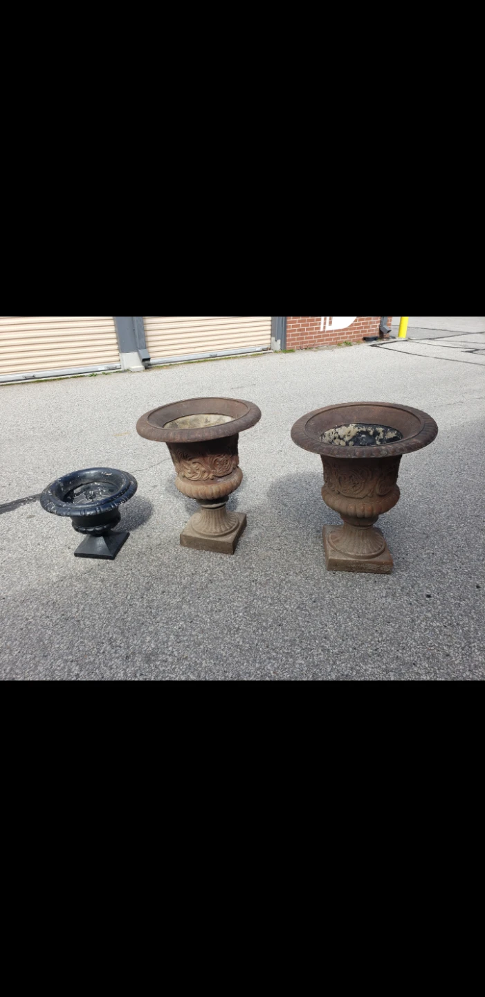 Urn Planters Set