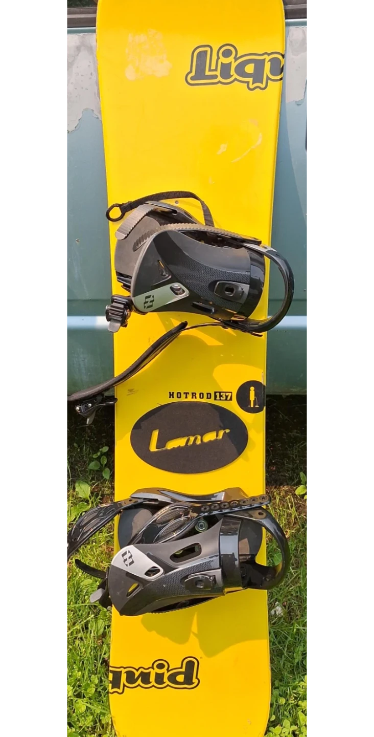 Liquid Snowboard with Lamar Bindings