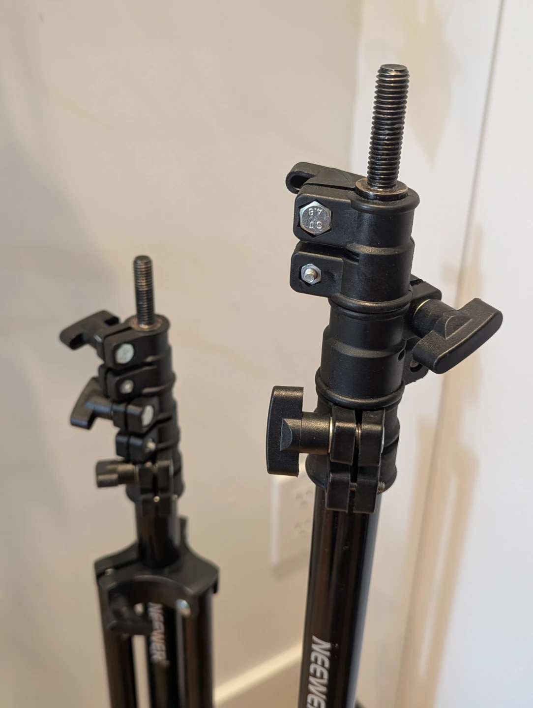 NEEWER Photography Light Stands (2) - photo 2