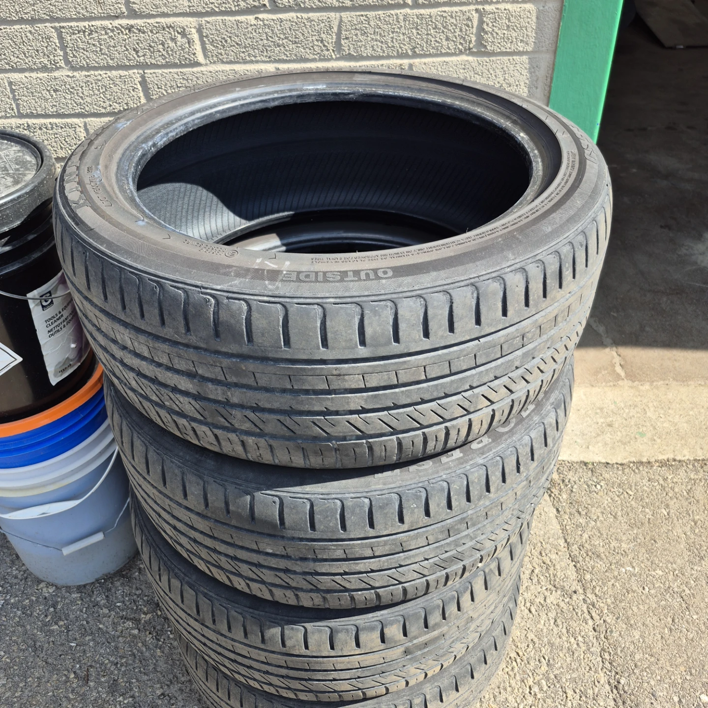 Used tires 225/45ZR18 Kinforest KF550