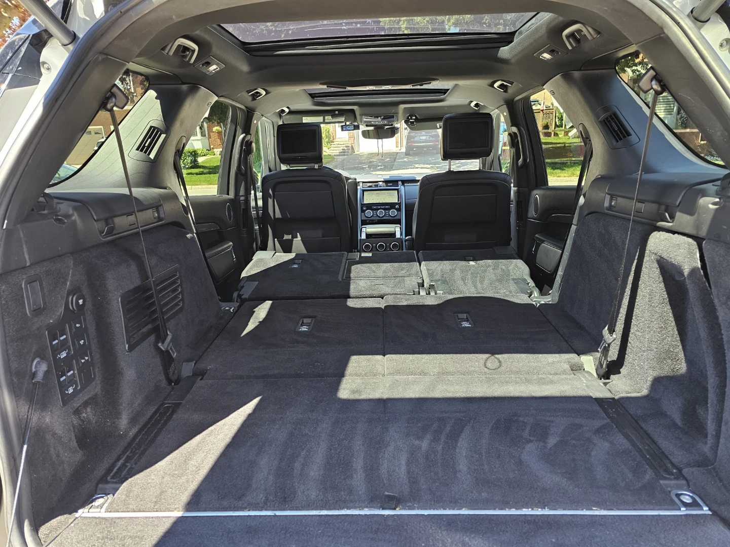 2019 Land Rover Discovery HSE Luxury AWD with winter tyres - photo 4