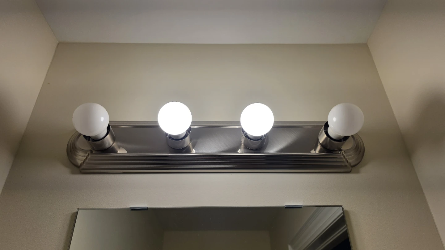 (4) x 4-Light Vanity Light Fixture & Bathroom Hardware Set