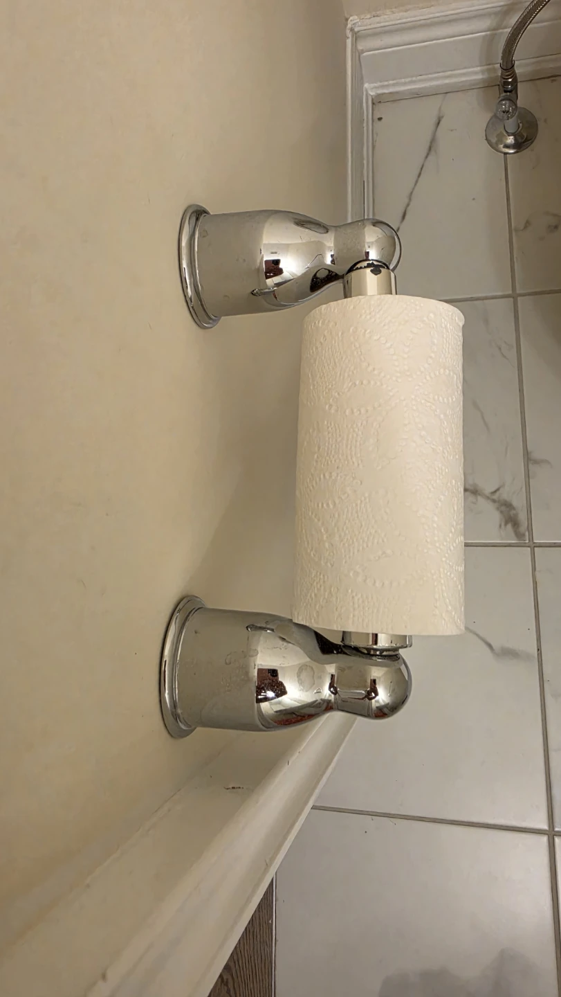 (4) x 4-Light Vanity Light Fixture & Bathroom Hardware Set - photo 3