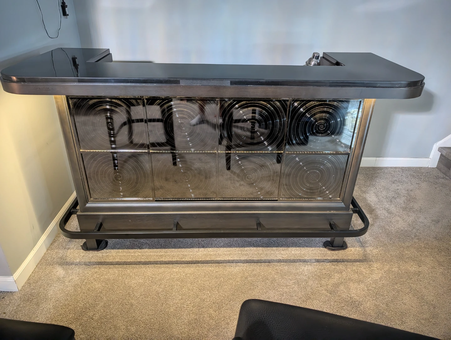 Black Home Bar with Pull-out Cutting Board