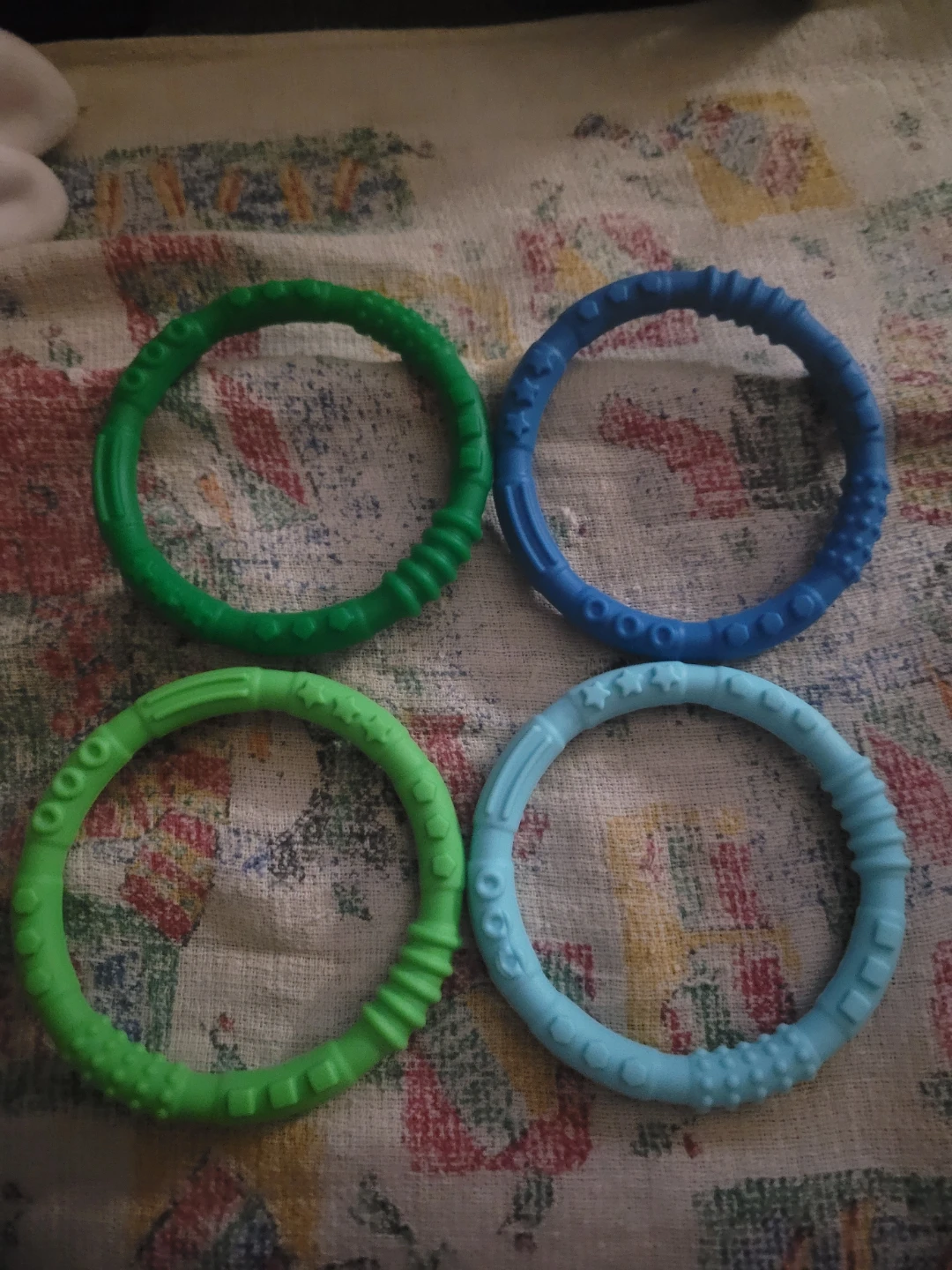 Bumkins Platinum silicone teething toy