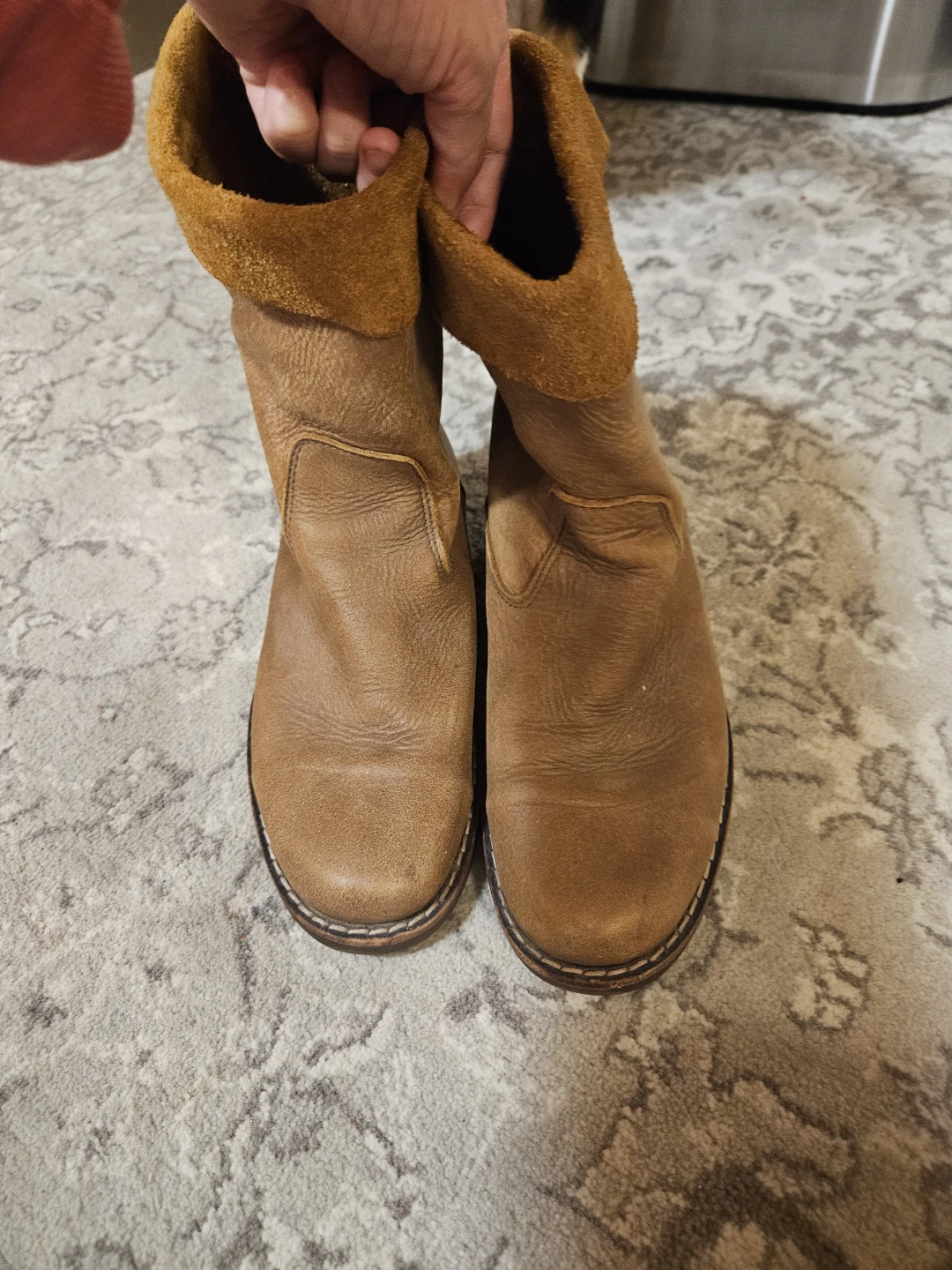 Women's size 7 Roots Leather Boots