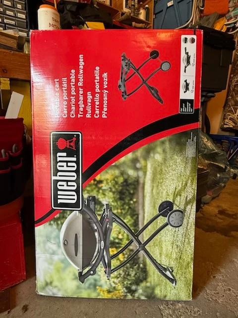 Brand new Weber Q 2200 Outdoor BBQ with stand - photo 3