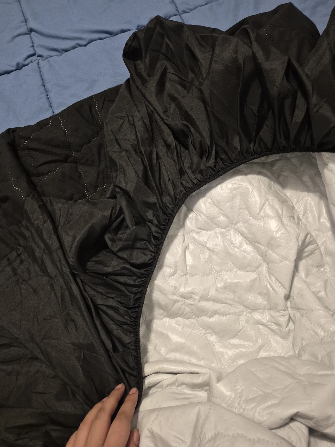 Black Quilted Fitted Sheet - photo 2