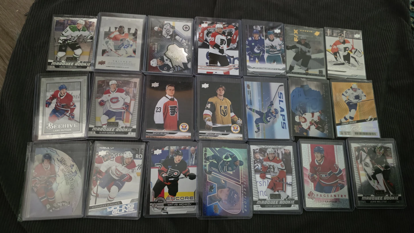 Collection of 21 Hockey Trading Cards - photo 2