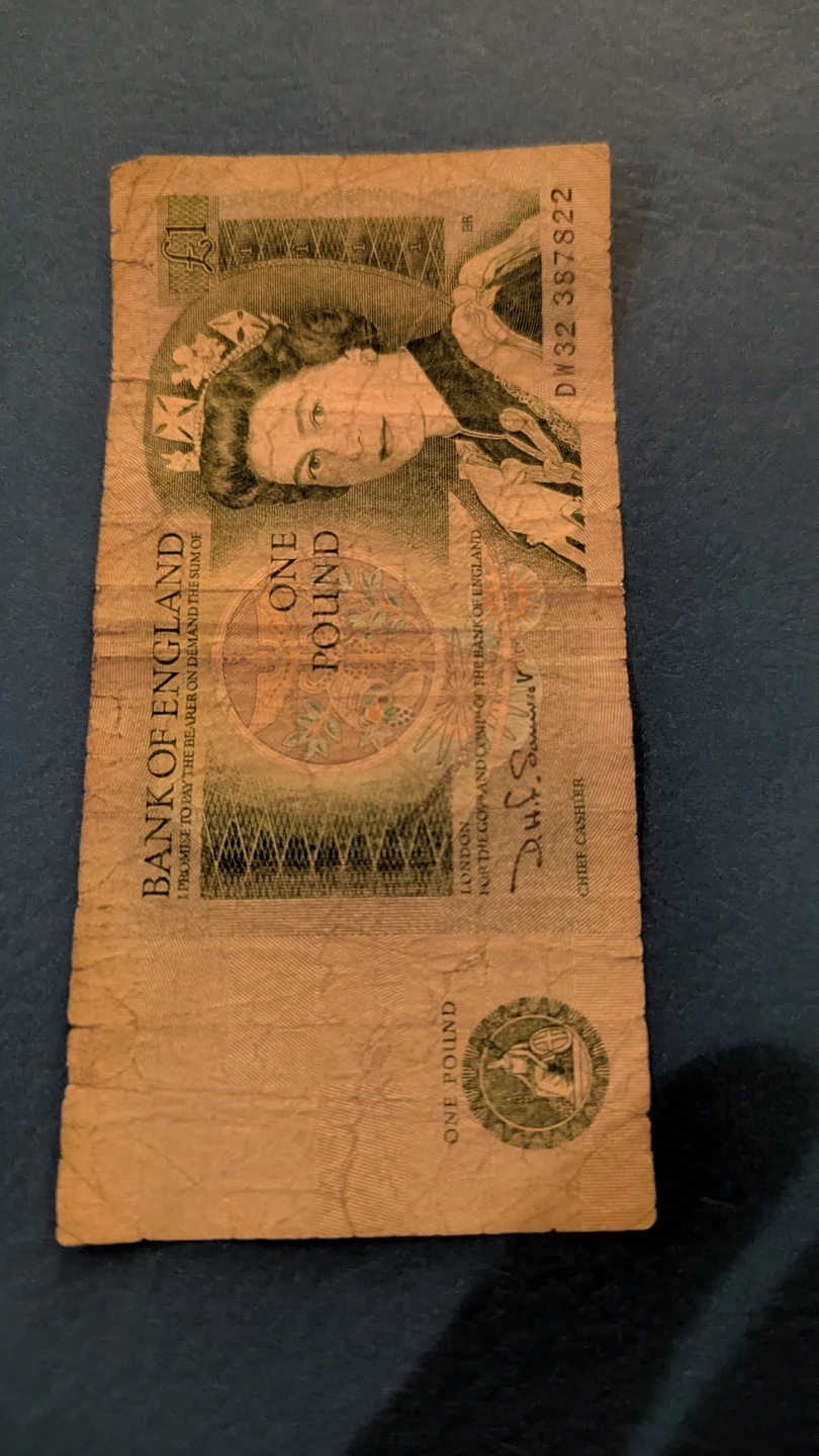 One Pound Bank of England Note - photo 2
