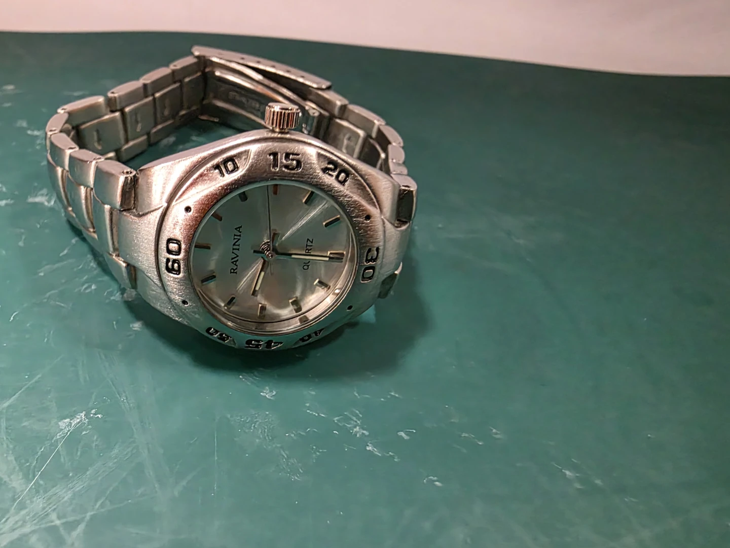 Vintage Ravina Quartz Silver Sunburst Dial Stainless Steel Band - photo 2