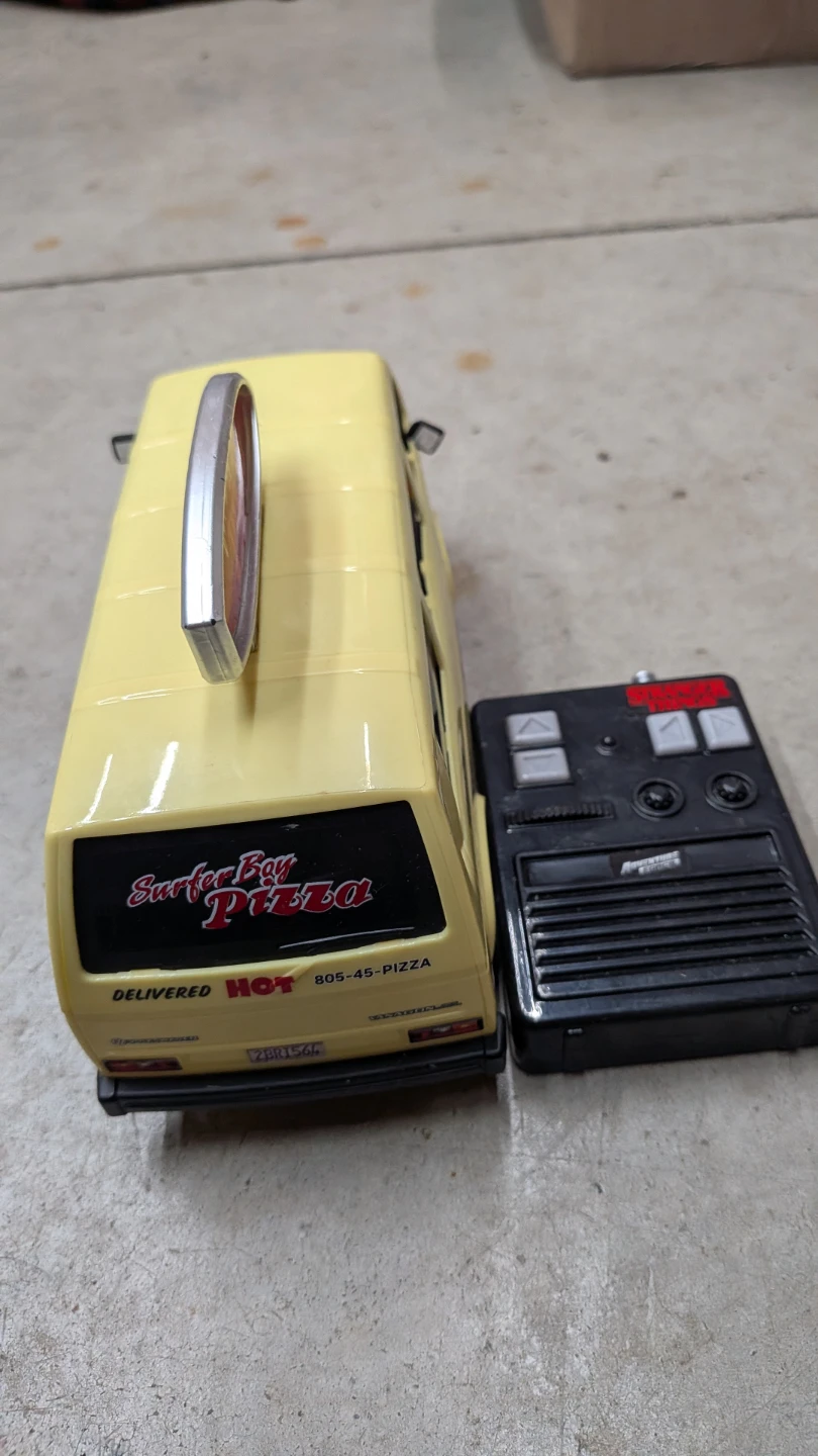 Stranger Things Surfer Boy Pizza Van Remote Control Toy ⚽ - photo 3