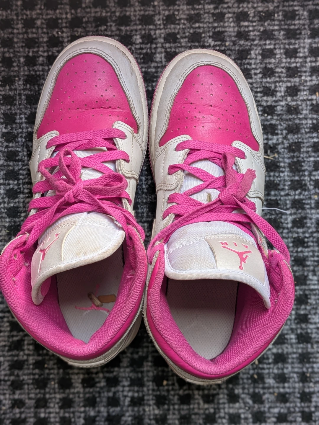 Air Jordan 1 Mid Pink and White Sneakers for girls - photo 2