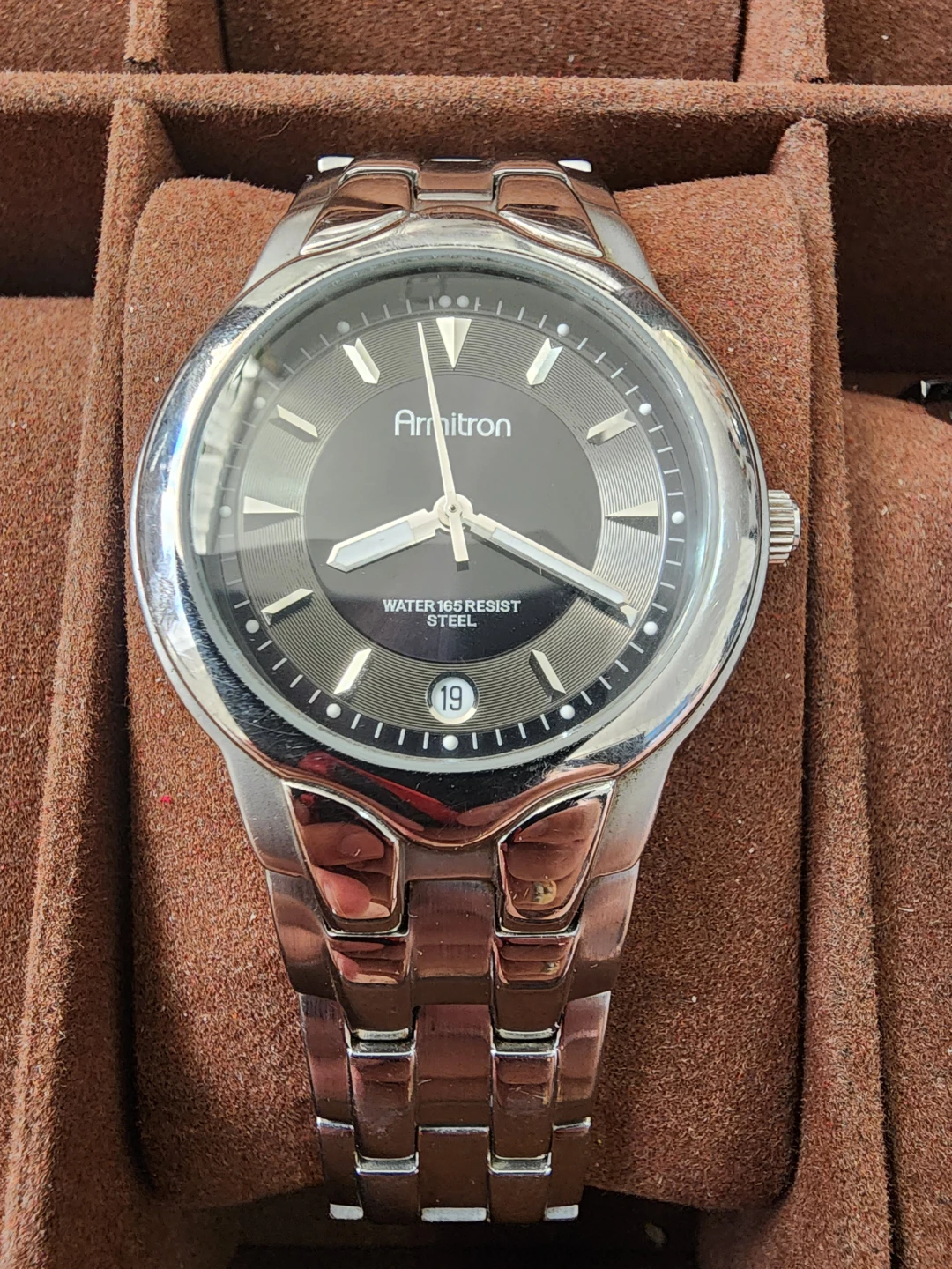 ⚽ Armitron Unisex Watch - Silver Tone