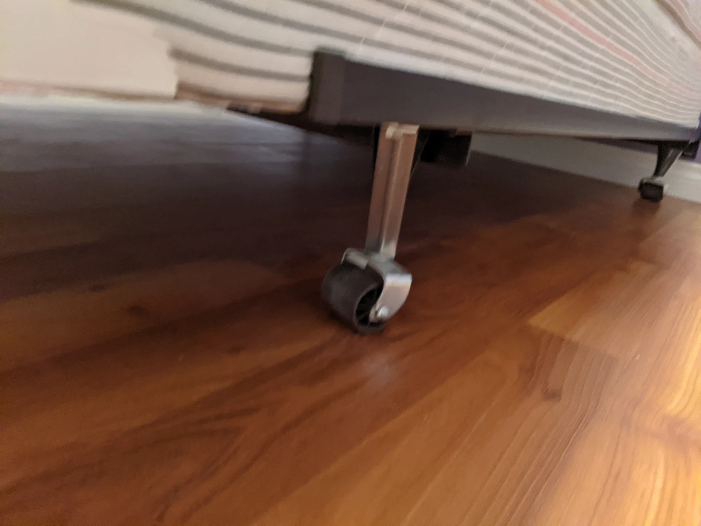 Free full size bed including rails - photo 4
