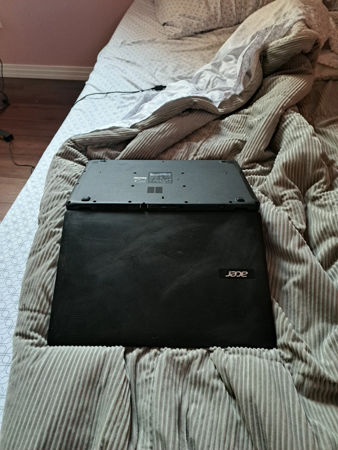 Acer Laptop with Charger - photo 5