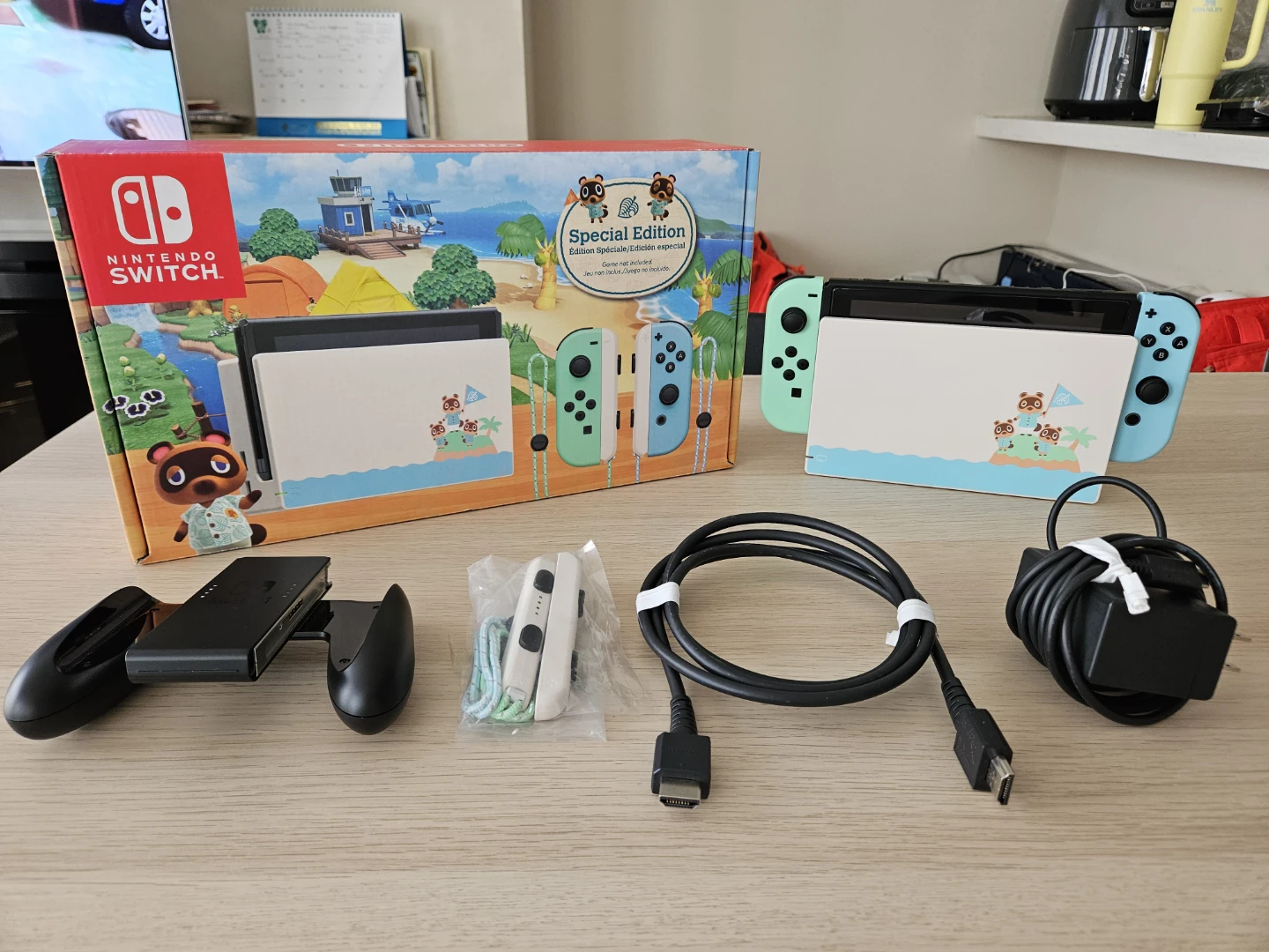 Nintendo Switch - Animal Crossing Limited Edition (Like New)