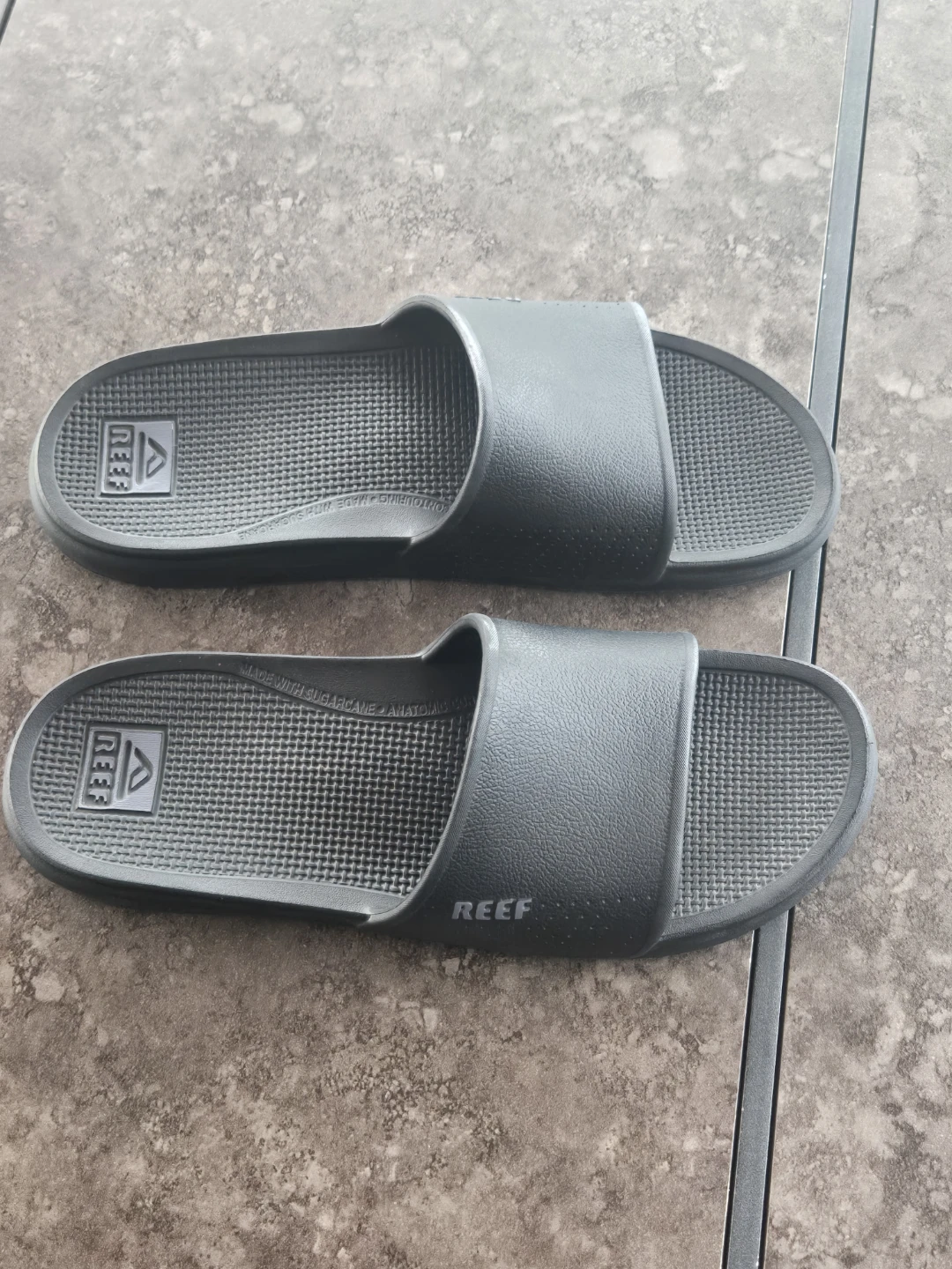 Men's Black Oasis Reef Slides. Size 13. - photo 3