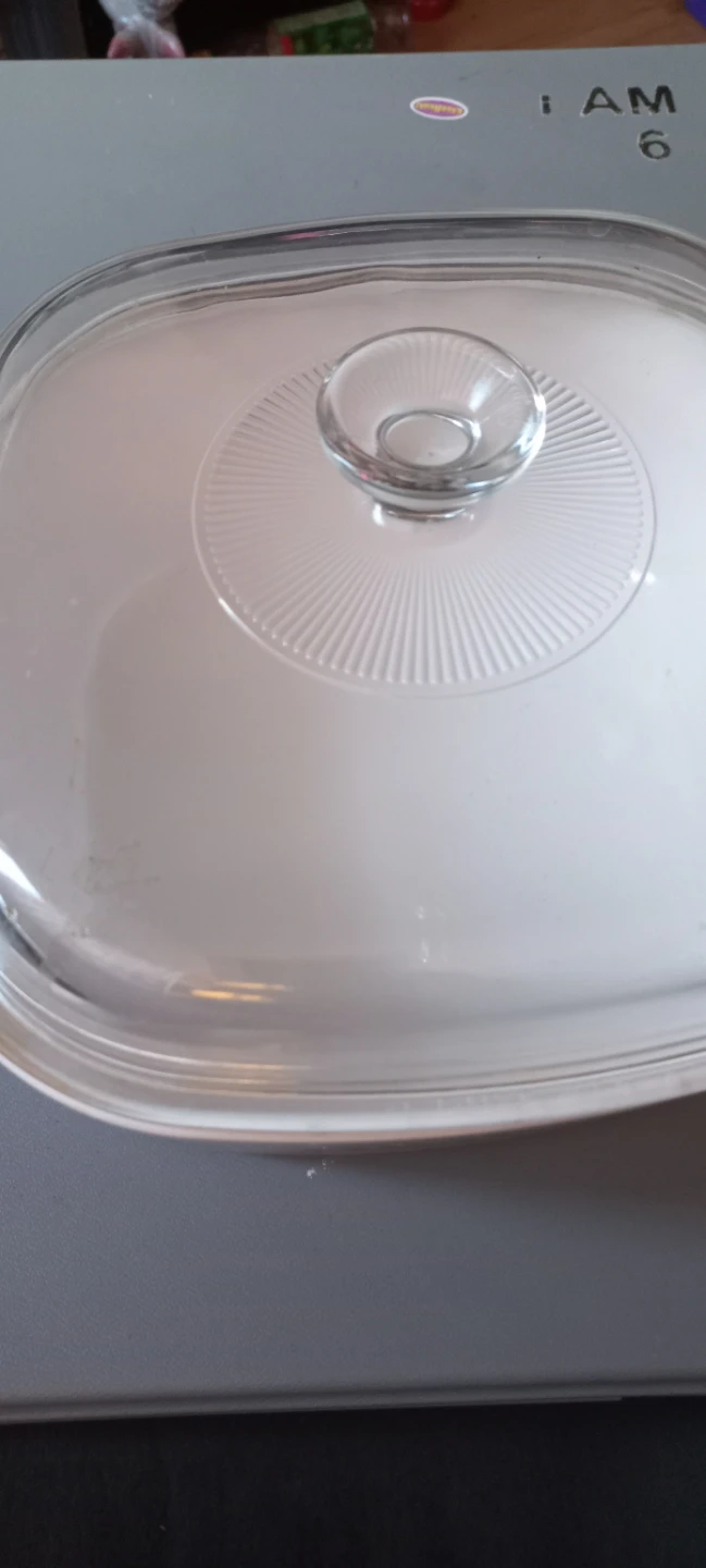White Casserole Dish with  Glass Lid - photo 2