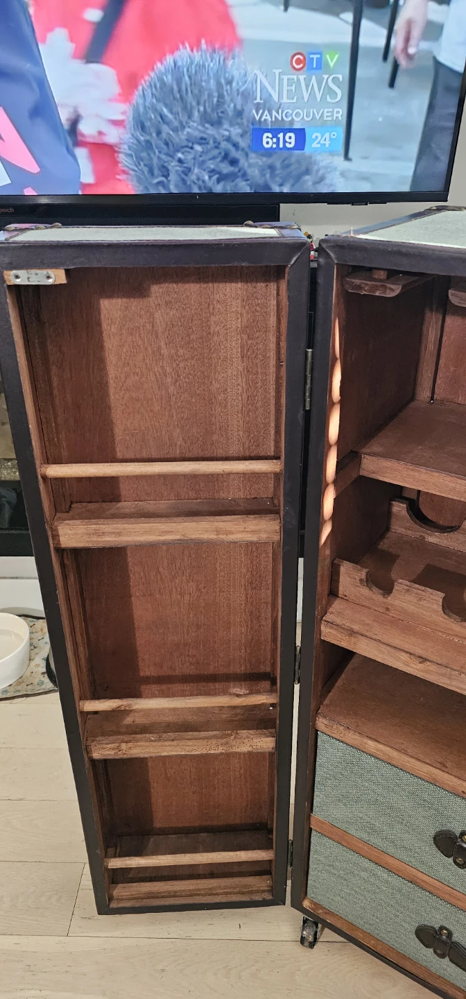 Vintage trunk Style Bar Cabinet - photo 4