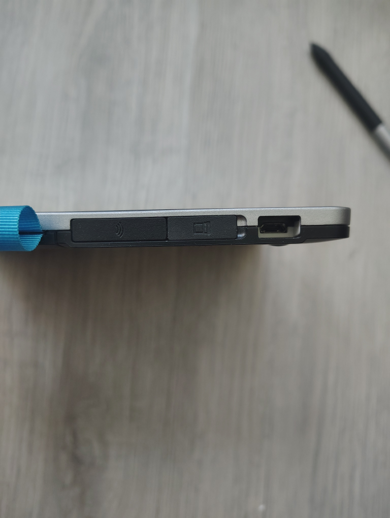 Wacom Intuos Pro Digital Drawing Tablet - photo 3