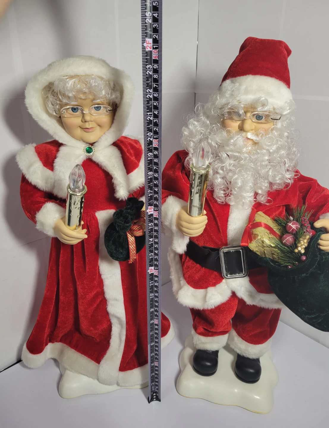 24" tall Santa & Mrs. Claus Figures - photo 5