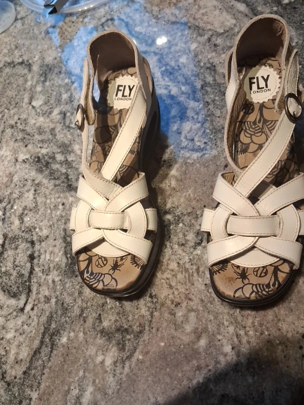 FLY LONDON White Leather Wedge Sandals