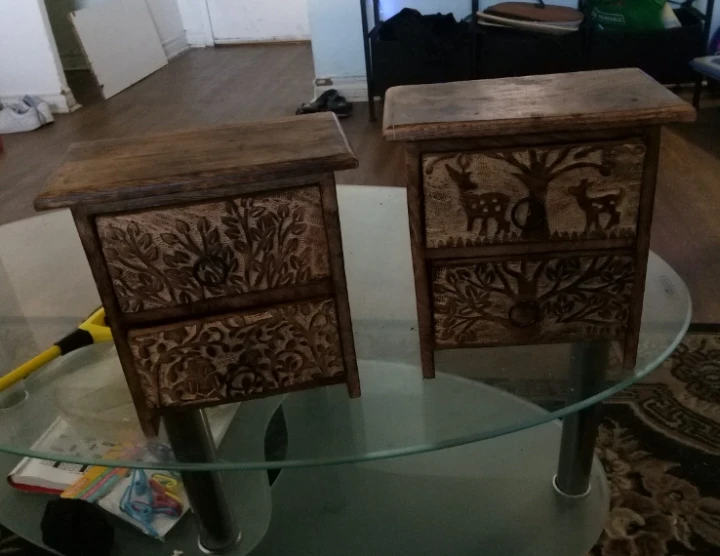Set of 2 Wooden Carved Nightstands
